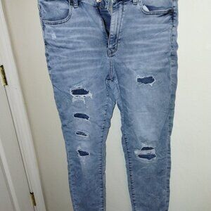 American Eagle Super High Rise Jegging Distressed WITH layer underneath